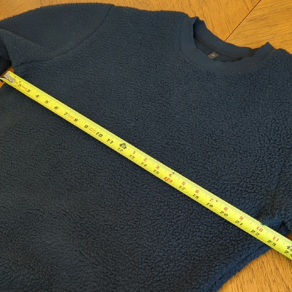 Men's Fabletics Explorer Black Sherpa Crewneck Sweatshirt - Picture 5 of 6